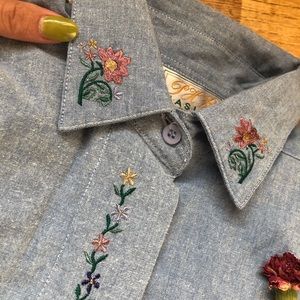Vintage floral embroidered button up